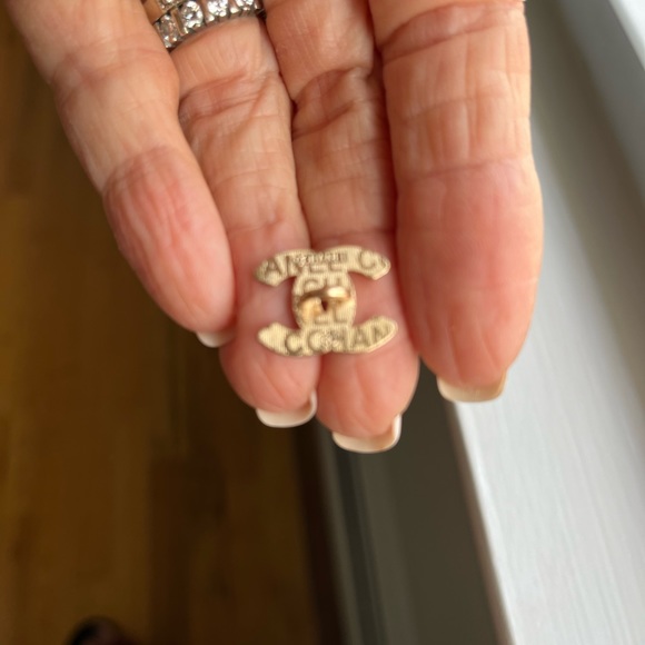 LUXURY CC LOGO BUTTON NECKLACE - Picture 4 of 7